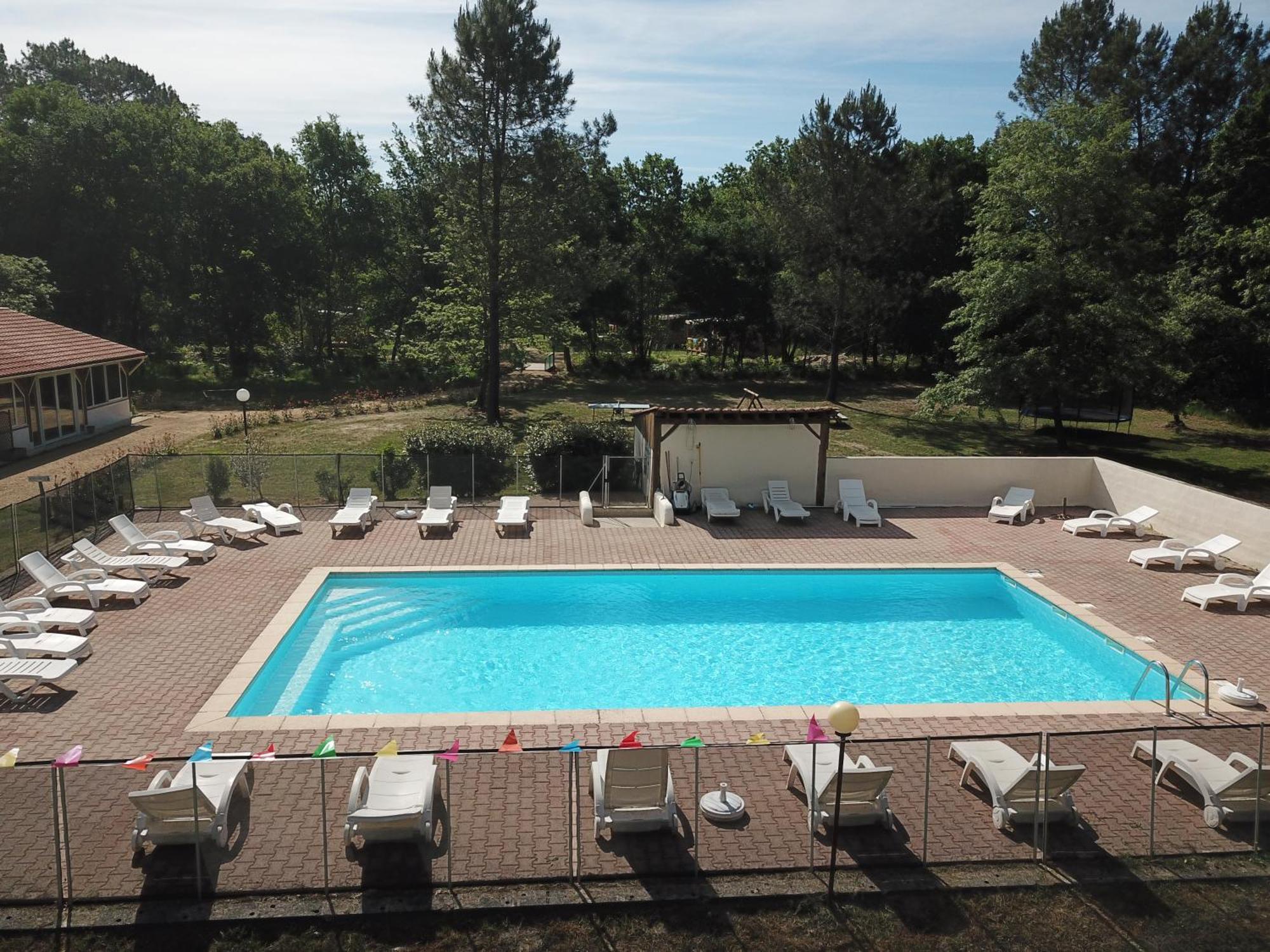 Les Palafitos Hotel Luglon Exterior photo